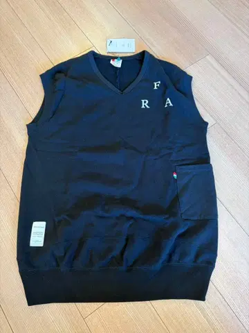 LIBE BRAND UNIVS. 네이비 V넥 셔츠 M