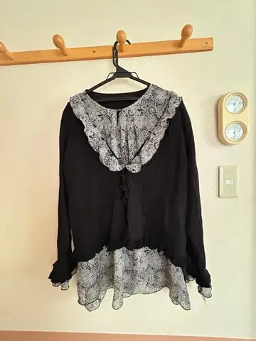 프릴과 레이스 긴팔 셔츠 3개 세트