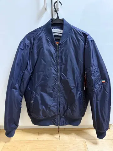 네이비 MA-1 자켓 오거스트 맥그리거