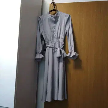 연보라(그레이 계열) 프릴 옷깃 허리 리본 원피스