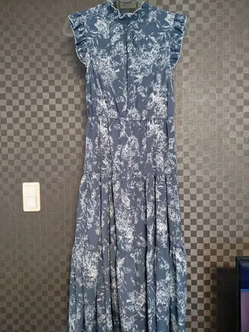 [미사용] 올리브 데 올리브 파랑 꽃무늬 슬리브리스 롱 원피스 F