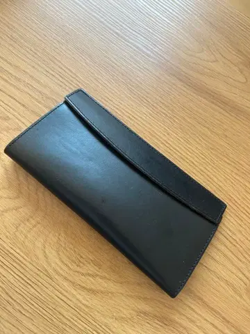 블랙 가죽 장지갑 m+ 엠피우
