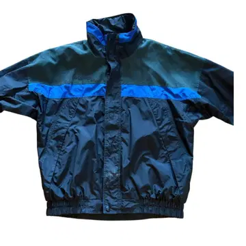 나일론 자켓 블랙과 파랑의 콤비네이션
