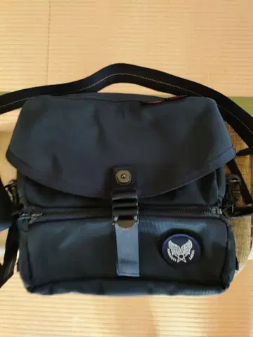 하베스트 라벨 숄더백 네이비