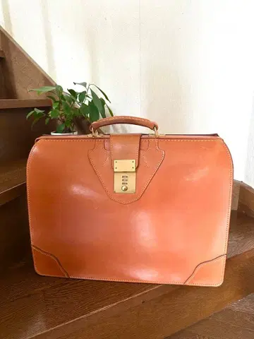 [ 초레어_새상품급 ] 약 40년 전의 FIVE WOODS 천연 가죽 백