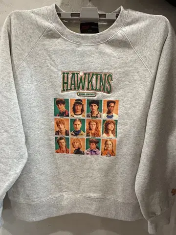 스트레인저 씽스 맨투맨 L 사이즈 niko and -