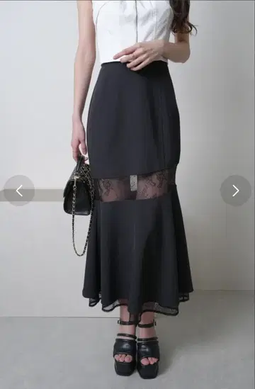 LIP SERVICE 이너 숏 팬츠 부착 레이스 절개 머메이드 스커트