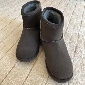 다크 브라운 어그 부츠 EMU Australia