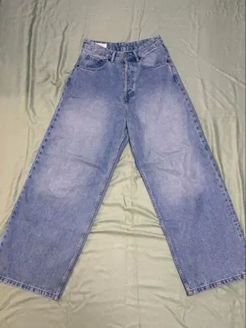 연한 파란색 와이드 레그 데님 팬츠 34