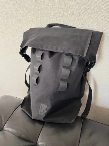 CHROME 블랙 롤탑 백팩