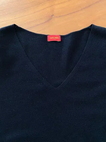 데프레 울 V넥 니트 (얇은 소재)