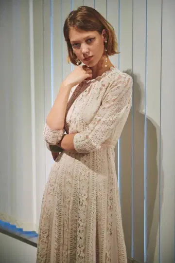 러그넘문 레이스 원피스 베이지 경사 파티 드레스