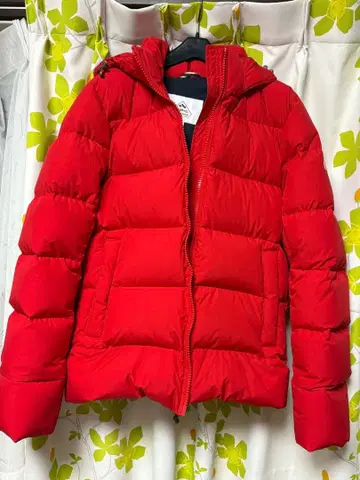 PYRENEX 후드 부착 레드 다운 자켓