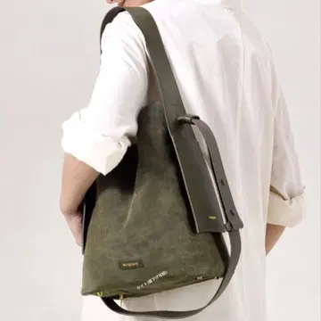 Songmont 올리브 그린 숄더백 M