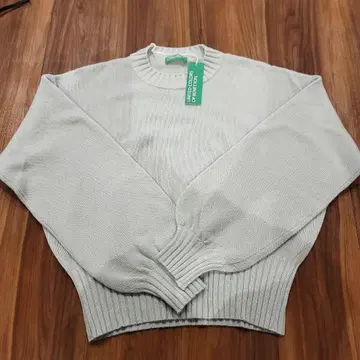 [새상품] UNITED COLORS OF BENETTON 긴팔 니트