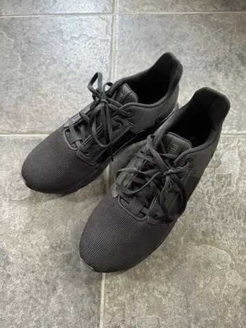 [새상품급] PUMA 블랙 스니커즈 25.5