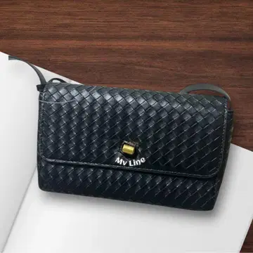 Mv Line 뜨개질 가죽 숄더백 블랙