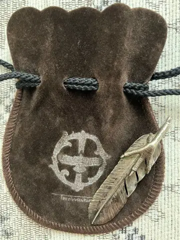 와시미 타로 은빛 발톱 페더