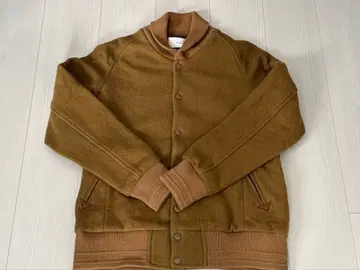 CURLY 컬리 카키 바시티 자켓