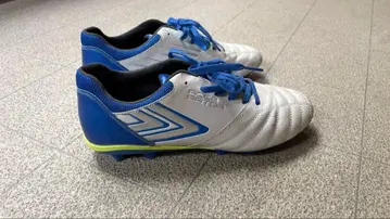 엄브로 축구화 화이트/블루