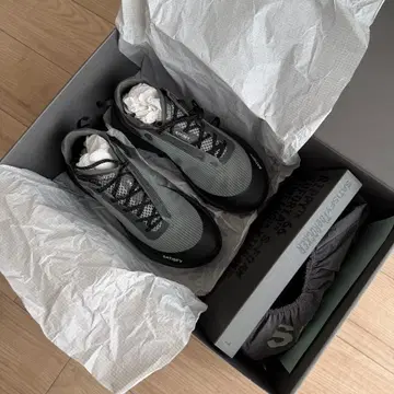 Satisfy Rocker 사티스파이 락카 트레일 러닝 신발