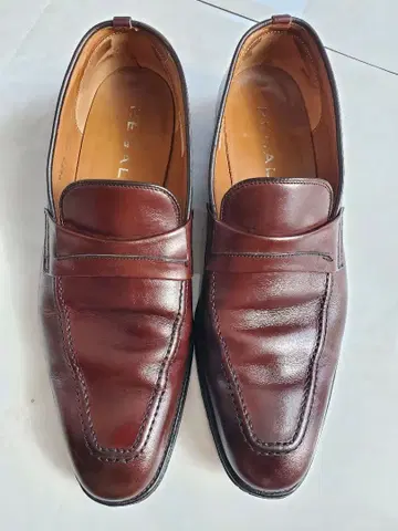 다크 브라운 가죽 로퍼