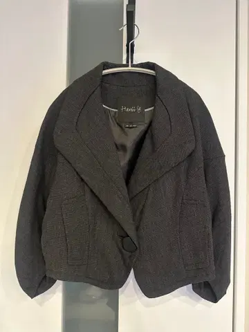 Hanii y. 차콜 그레이 울 숏 자켓 40