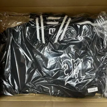 UVERworld 바시티 자켓