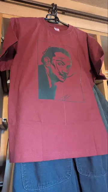 아트 프린트 T셔츠 버건디