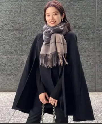 울 혼방 블랙 케이프 코트 스카프 포함