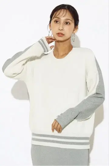 SCOTCLUB 이소재 절개 풀오버