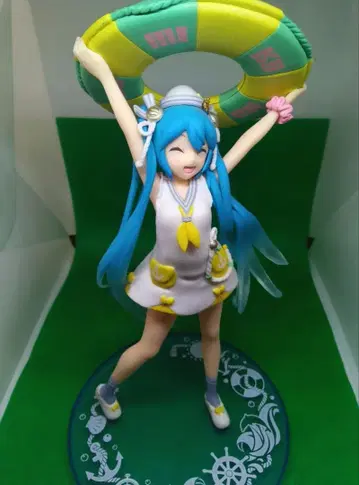 하츠네 미쿠 여름 튜브 버전 피규어