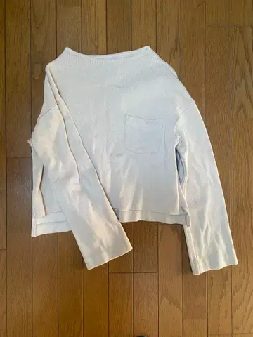 포켓 부착 긴팔 상의