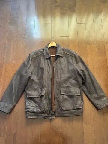 다크 브라운 가죽 자켓