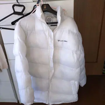 HANG LOOSE 화이트 다운 자켓