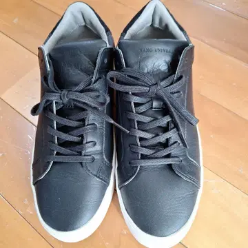 나노 유니버스 가죽 스니커즈