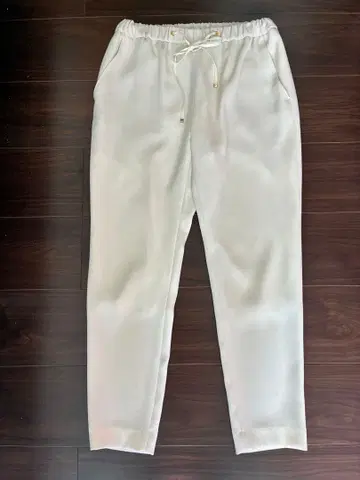 화이트 슬랙스 허리밴딩