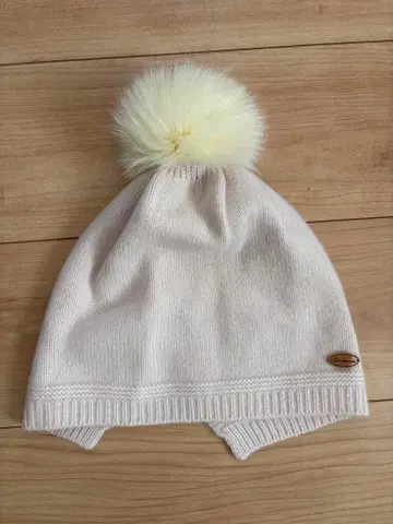 100% 캐시미어 폼폼 포함 니트 모자