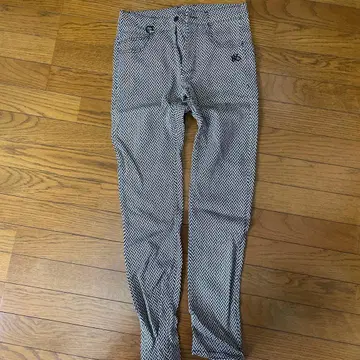 헤링본 패턴 남성 바지