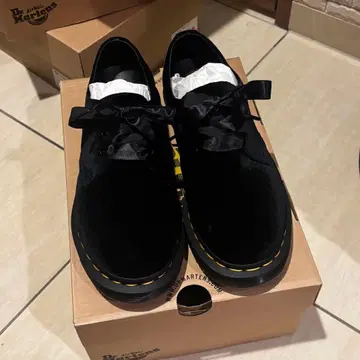 Dr. Martens 블랙 벨벳 로퍼 가죽 신발