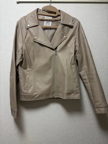 as know as plus 베이지 가죽 라이더 자켓