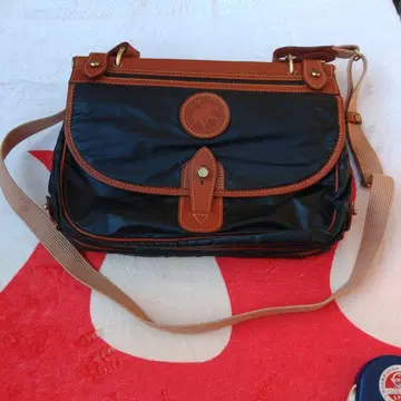 헌팅월드 2W 바추 숄더백 중고