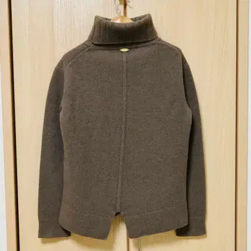 두지엠 클라세 터틀넥 니트 브라운