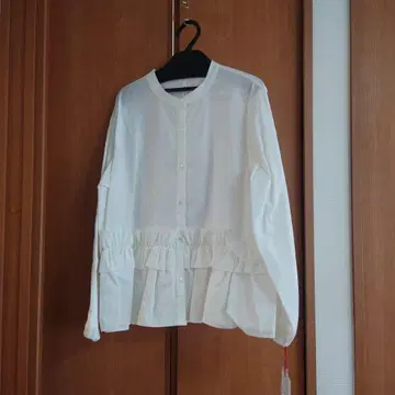 YAMADAYA 프릴 장식 화이트 긴팔 셔츠