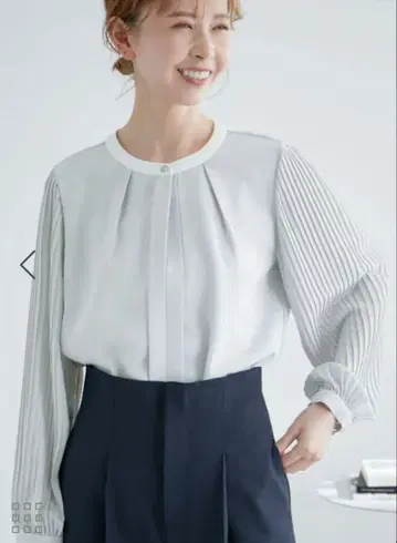 [ 새상품 ] 로페피크닉 소매 플리츠 블라우스
