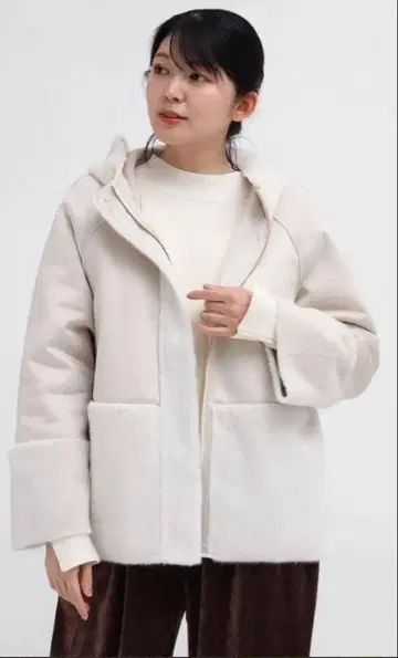 MEDOC 오리지널 화이트 후드 부착 무스탕 코트