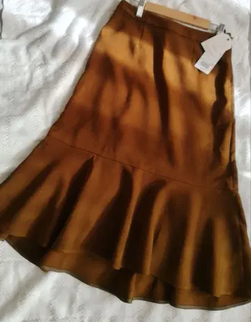 새상품 미사용 [ BEAMS LIGHTS ] 플레어 스커트 카멜 38