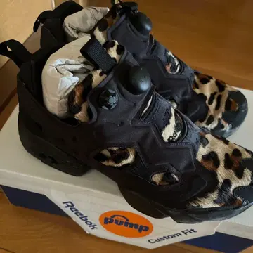 Reebok 펌프 레오파드 무늬 스니커즈