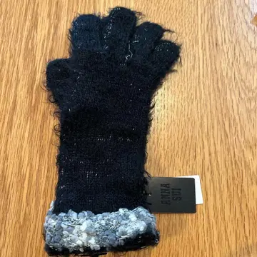 안나 수이 블랙 그로브 장갑