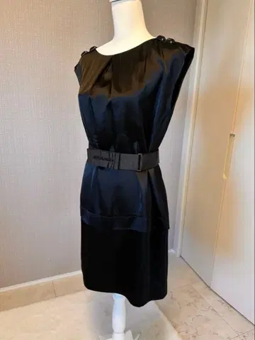 [ 새상품급 ] Austin Reed 블랙 원피스